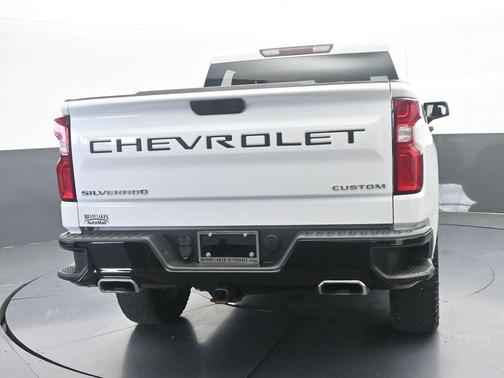 Summit White 2021 Chevrolet Silverado 1500 Custom Trail Boss