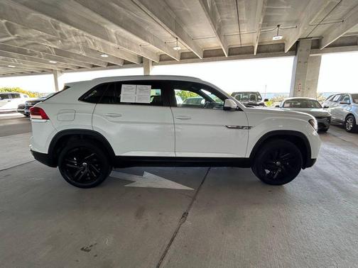 2022 Volkswagen Atlas Cross Sport 2.0T SE w/Technology