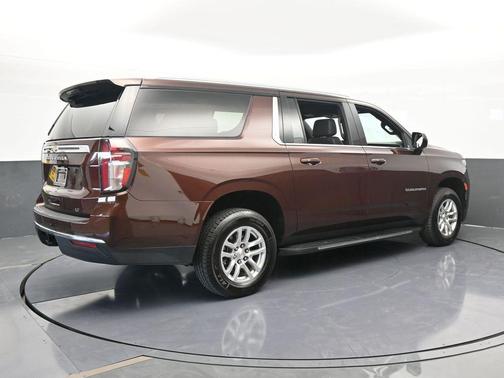 2023 Chevrolet Suburban LT