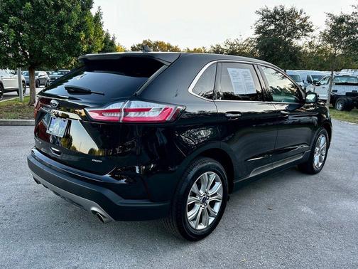 2022 Ford Edge Titanium
