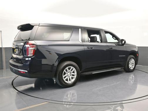 2023 Chevrolet Suburban LT