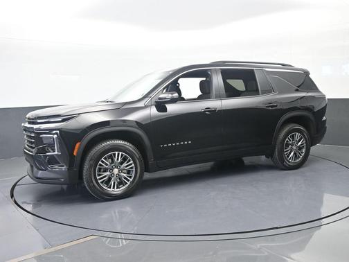 Mosaic Black Metallic 2025 Chevrolet Traverse LT