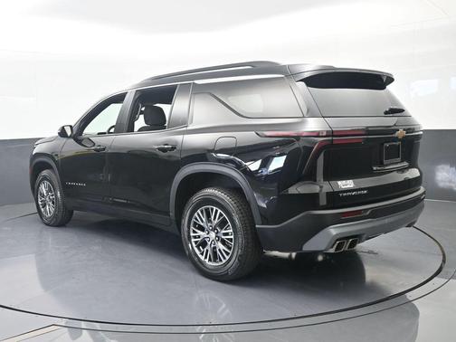 Mosaic Black Metallic 2025 Chevrolet Traverse LT
