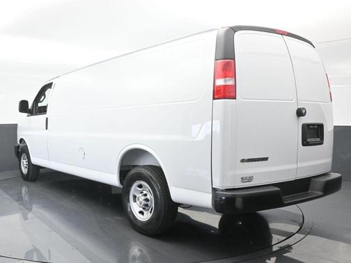 2025 Chevrolet Express 2500 Work Van