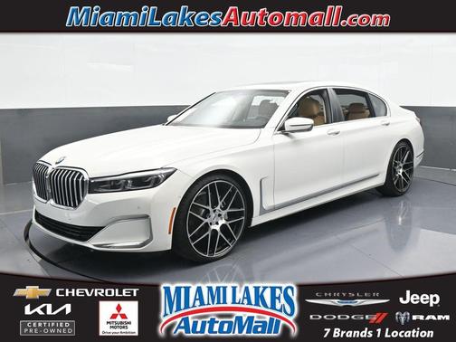 2022 BMW 740 i