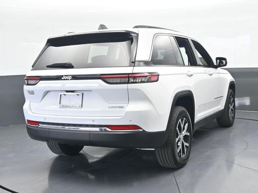 Bright White Clearcoat 2024 Jeep Grand Cherokee Limited