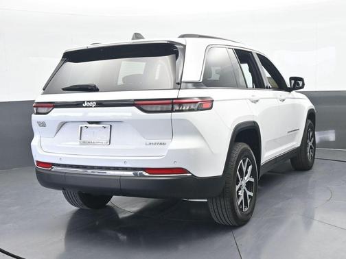 Bright White Clearcoat 2024 Jeep Grand Cherokee Limited