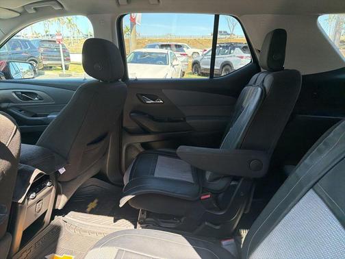 2018 Chevrolet Traverse LT Cloth