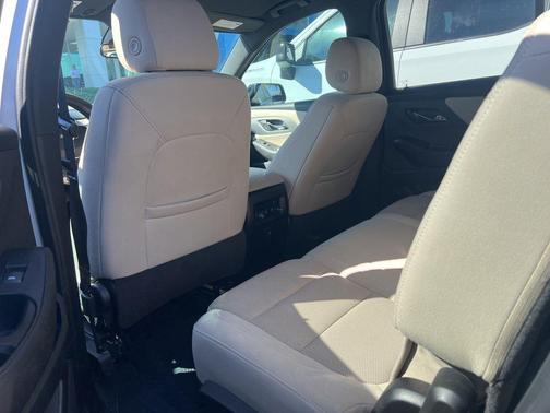 2022 Chevrolet Traverse LS