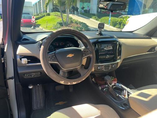 2022 Chevrolet Traverse LS