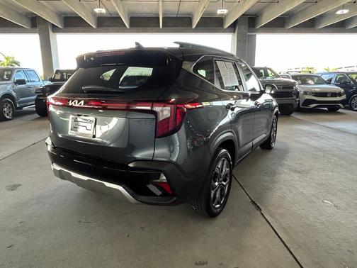 Gravity Gray 2024 Kia Seltos S