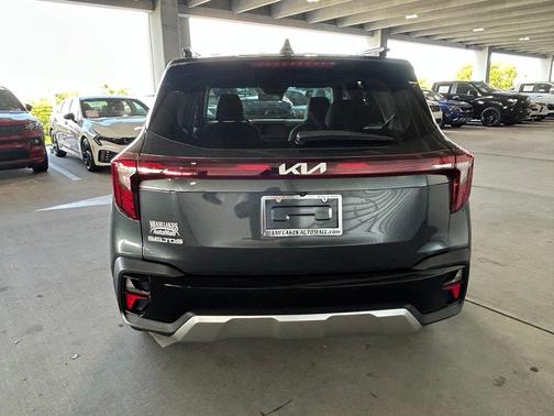Gravity Gray 2024 Kia Seltos S