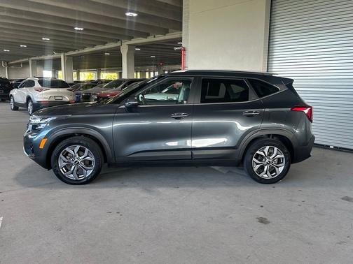 Gravity Gray 2024 Kia Seltos S