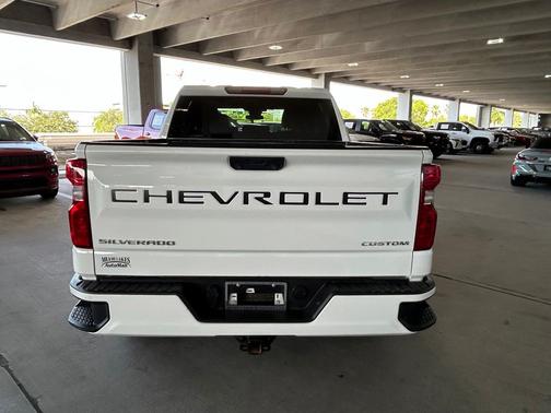 Summit White 2025 Chevrolet Silverado 1500 Custom