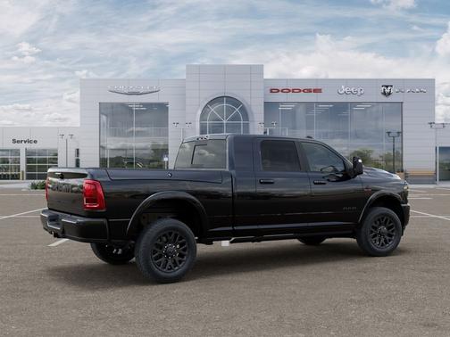 Diamond Black Crystal Pearlcoat 2026 RAM 2500 Limited