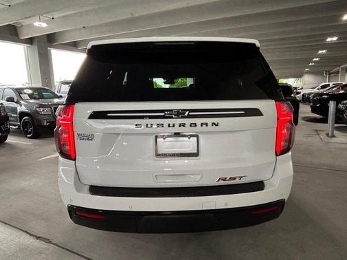 2023 Chevrolet Suburban RST
