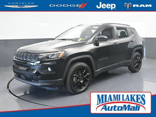 Diamond Black Crystal Pearlcoat 2026 Jeep Compass Latitude