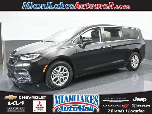 2023 Chrysler Pacifica Touring-L