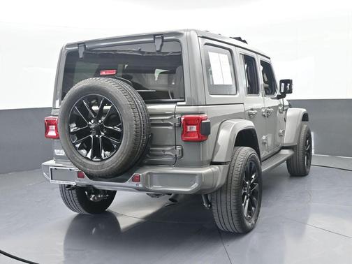 Sting Gray Clearcoat 2022 Jeep Wrangler Unlimited Sahara High Altitude