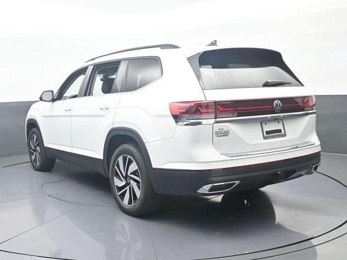 Pure White 2024 Volkswagen Atlas 2.0T SE w/Technology