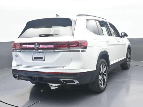 Pure White 2024 Volkswagen Atlas 2.0T SE w/Technology