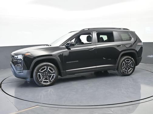 Diamond Black Crystal Pearlcoat 2026 Jeep Cherokee Laredo