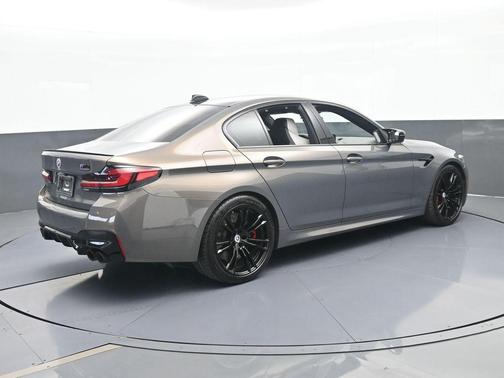 Alvite Gray Metallic 2023 BMW M5 Base