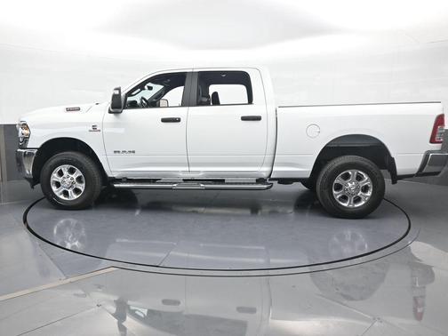 Bright White Clearcoat 2024 RAM 2500 Big Horn