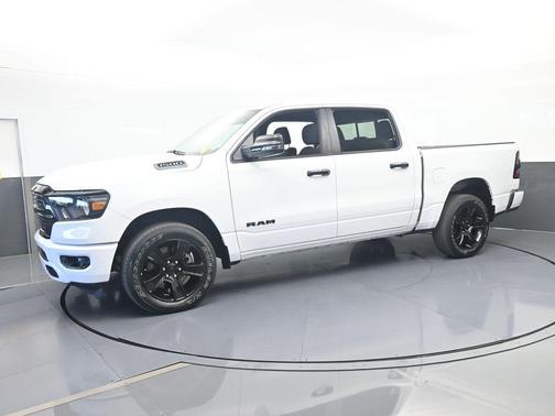 Bright White Clearcoat 2024 RAM 1500 Big Horn/Lone Star