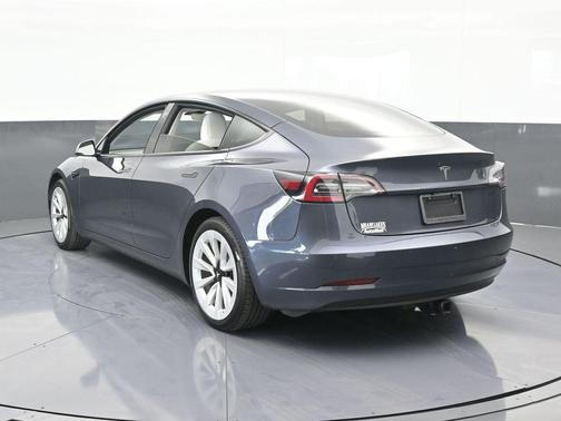 2022 Tesla Model 3 Base
