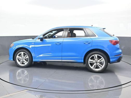 2022 Audi Q3 45 S line Premium