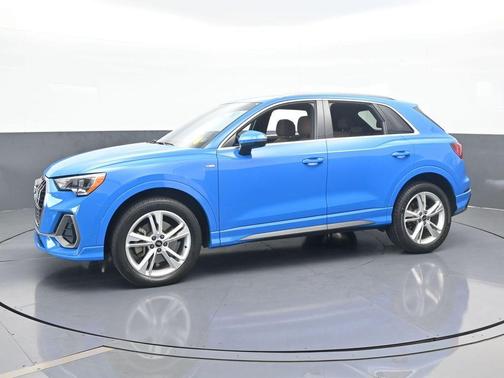 2022 Audi Q3 45 S line Premium