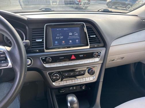 2018 Hyundai SONATA SEL