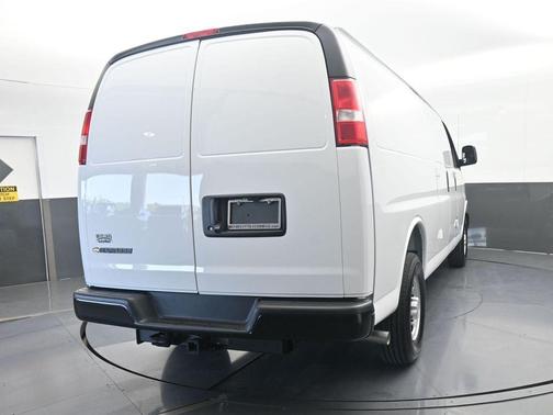 Summit White 2026 Chevrolet Express 2500 Work Van