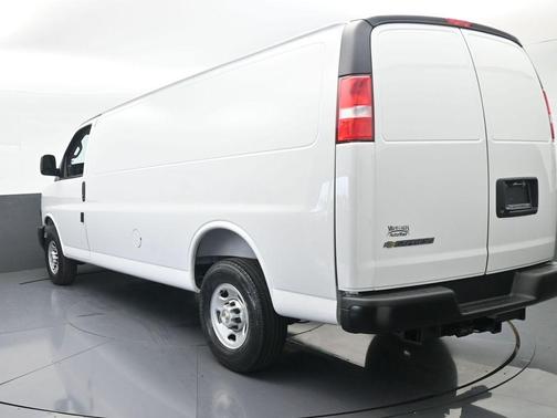 Summit White 2026 Chevrolet Express 2500 Work Van