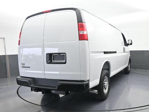 Summit White 2026 Chevrolet Express 2500 Work Van