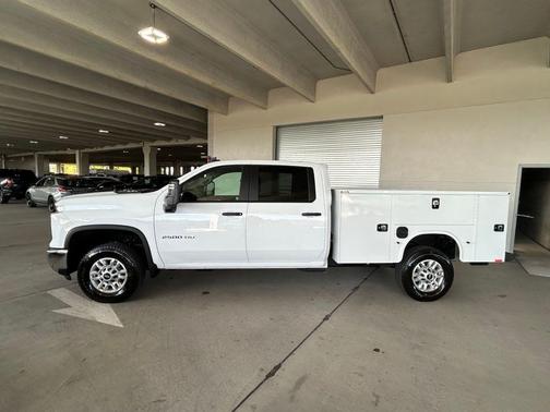 Summit White 2026 Chevrolet Silverado 2500 WT