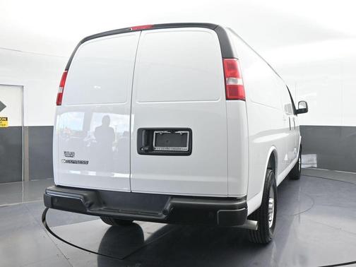 2025 Chevrolet Express 3500 Work Van