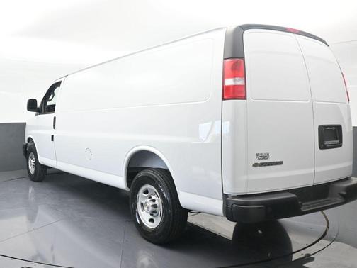 2025 Chevrolet Express 3500 Work Van