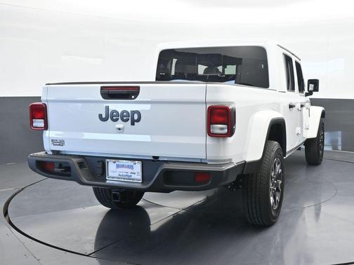 2024 Jeep Gladiator Sport