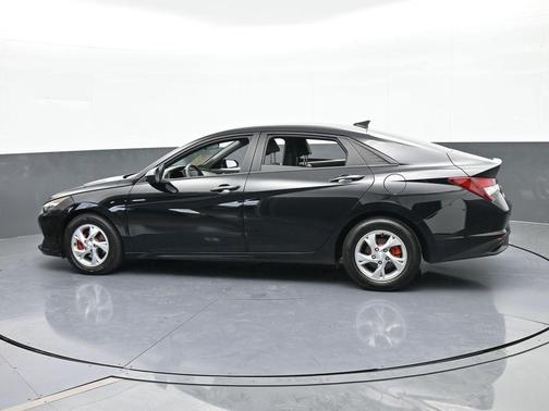 2023 Hyundai ELANTRA SE