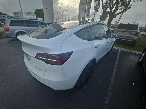 2023 Tesla Model Y Long Range