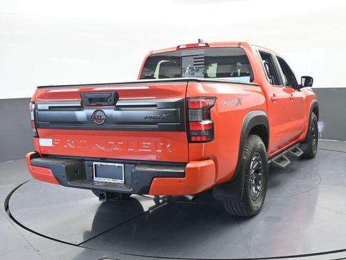 Afterburn Orang 2025 Nissan Frontier PRO-X