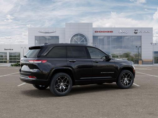 Diamond Black 2026 Jeep Grand Cherokee Summit