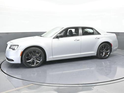 2021 Chrysler 300 Touring
