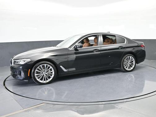 2022 BMW 530 i