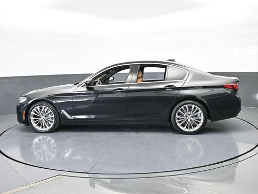 2022 BMW 530 i