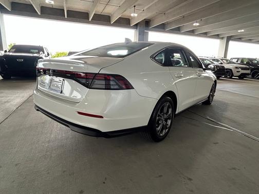 Platinum White Pearl 2024 Honda Accord EX