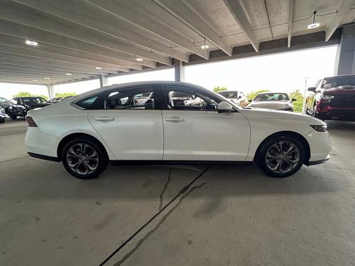 Platinum White Pearl 2024 Honda Accord EX