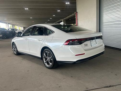 Platinum White Pearl 2024 Honda Accord EX